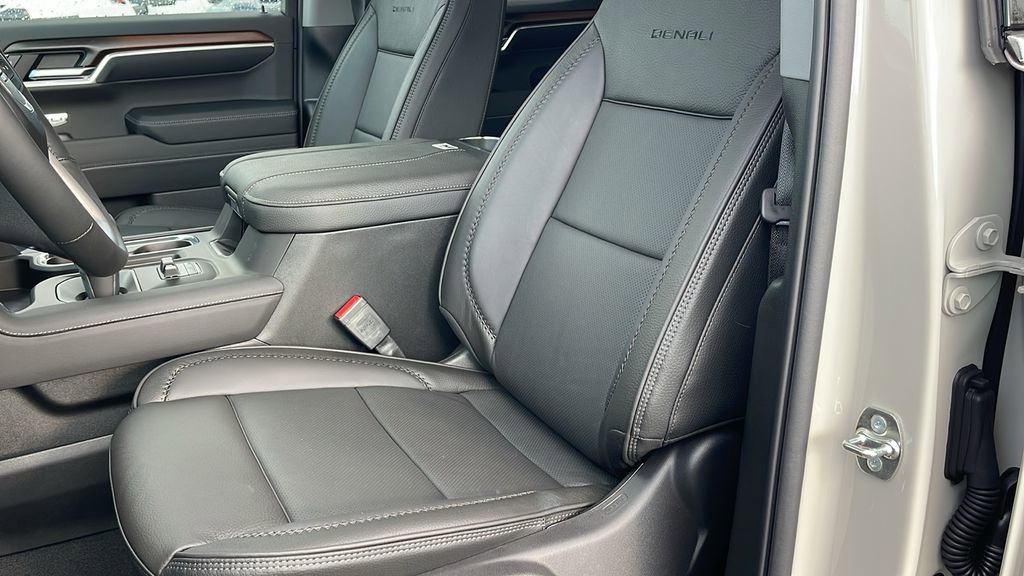 New 2026 GMC Sierra 1500 Denali w/ Denali Reserve Package image 14