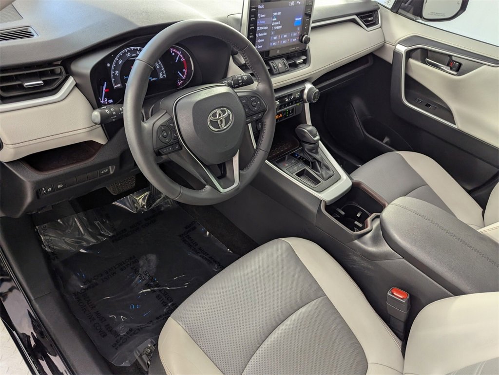 Used 2022 Toyota RAV4 Limited image 10