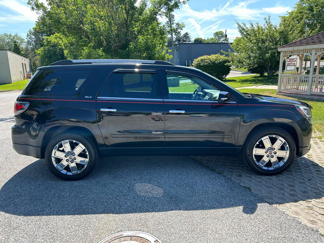 Used 2017 GMC Acadia Limited SLT AWD/4WD image 4