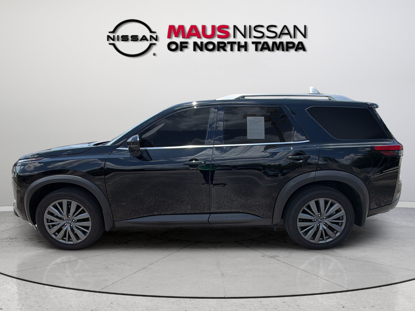 Certified 2025 Nissan Pathfinder SL w/ SL Premium Package FWD image 6