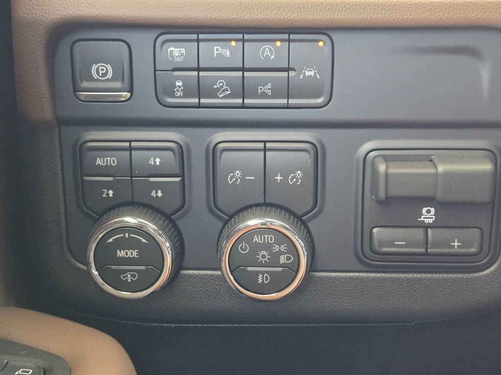 New 2026 Chevrolet Tahoe High Country AWD/4WD image 18