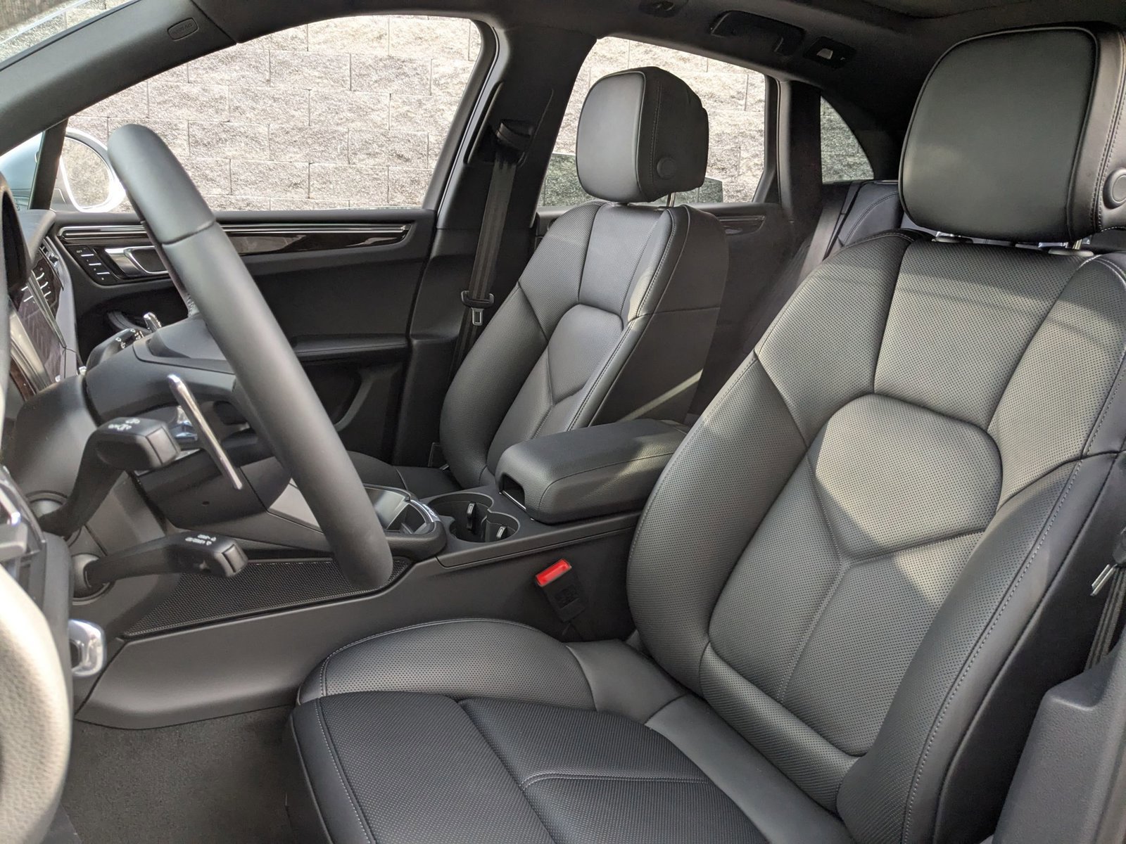 Certified 2026 Porsche Macan image 5