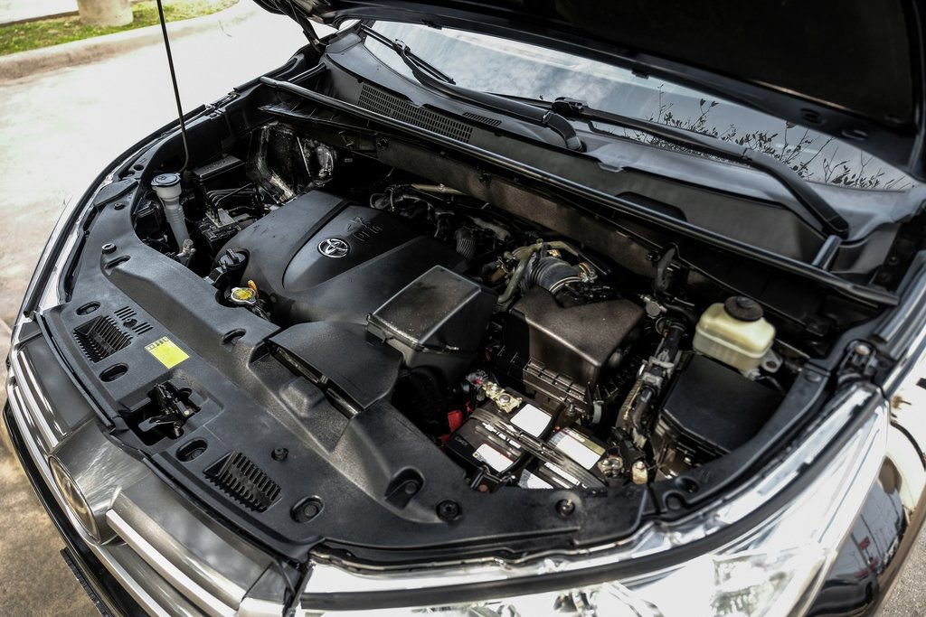 Used 2017 Toyota Highlander Plus image 59