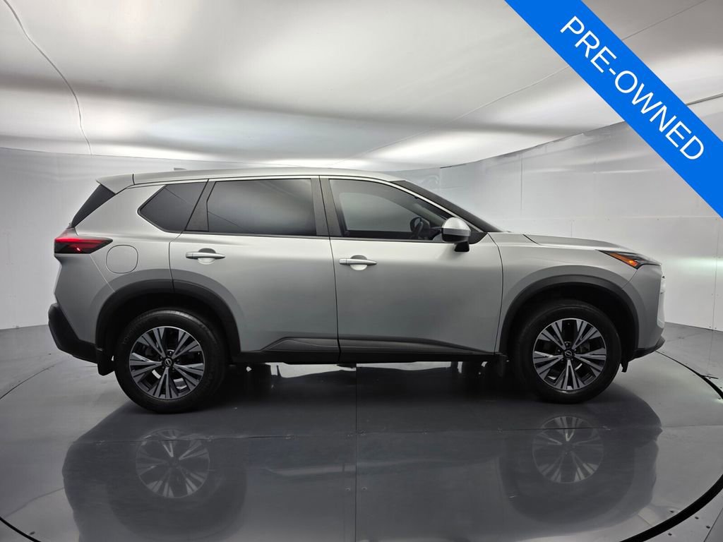 Used 2023 Nissan Rogue SV FWD image 3