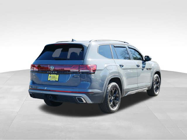 Used 2025 Volkswagen Atlas Peak Edition SE AWD/4WD image 7