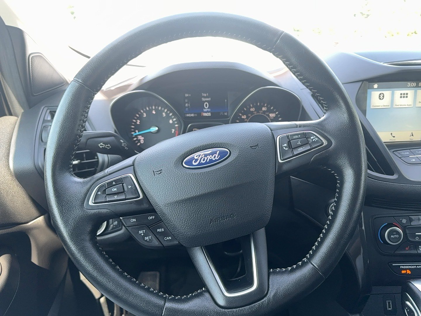 Used 2019 Ford Escape SE w/ SE Sport Appearance Package AWD/4WD image 28