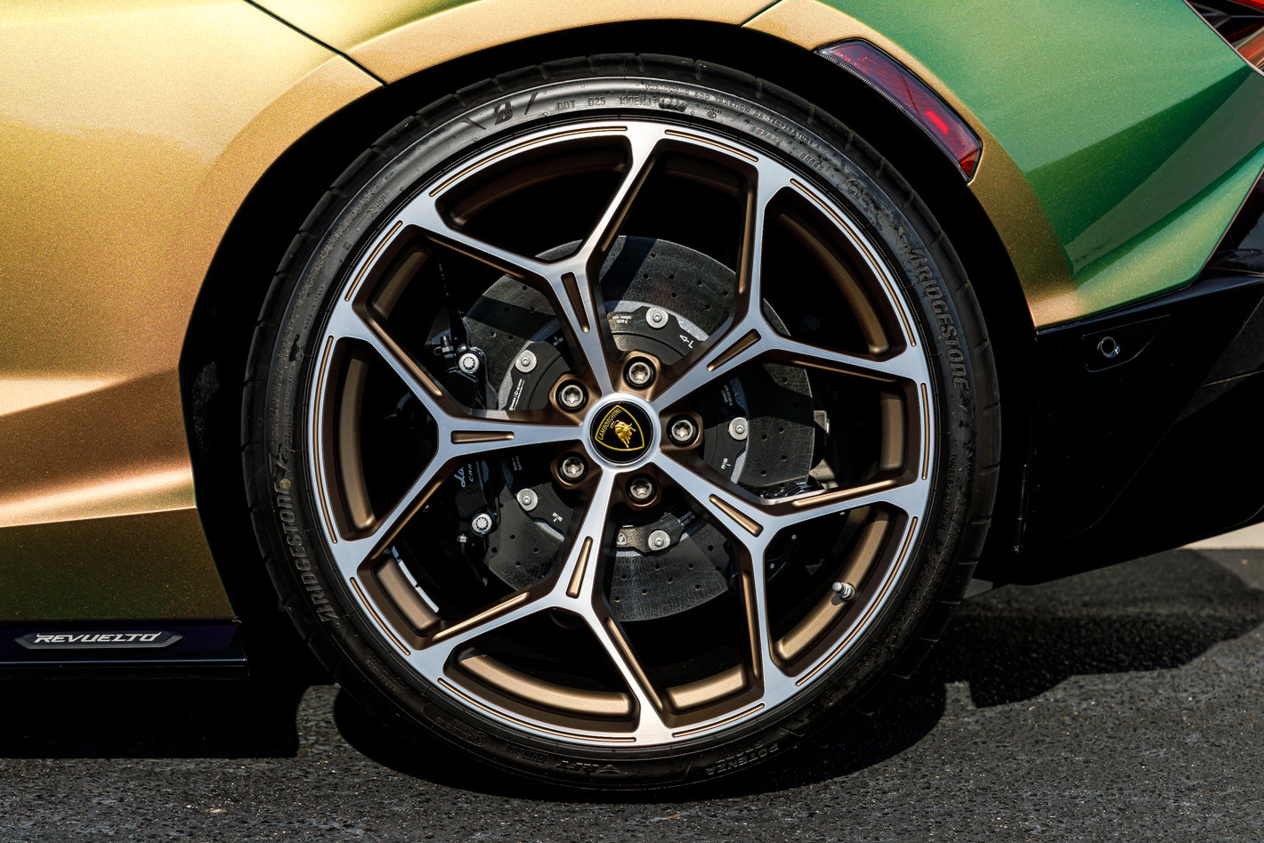 Used 2024 Lamborghini Revuelto AWD/4WD image 8