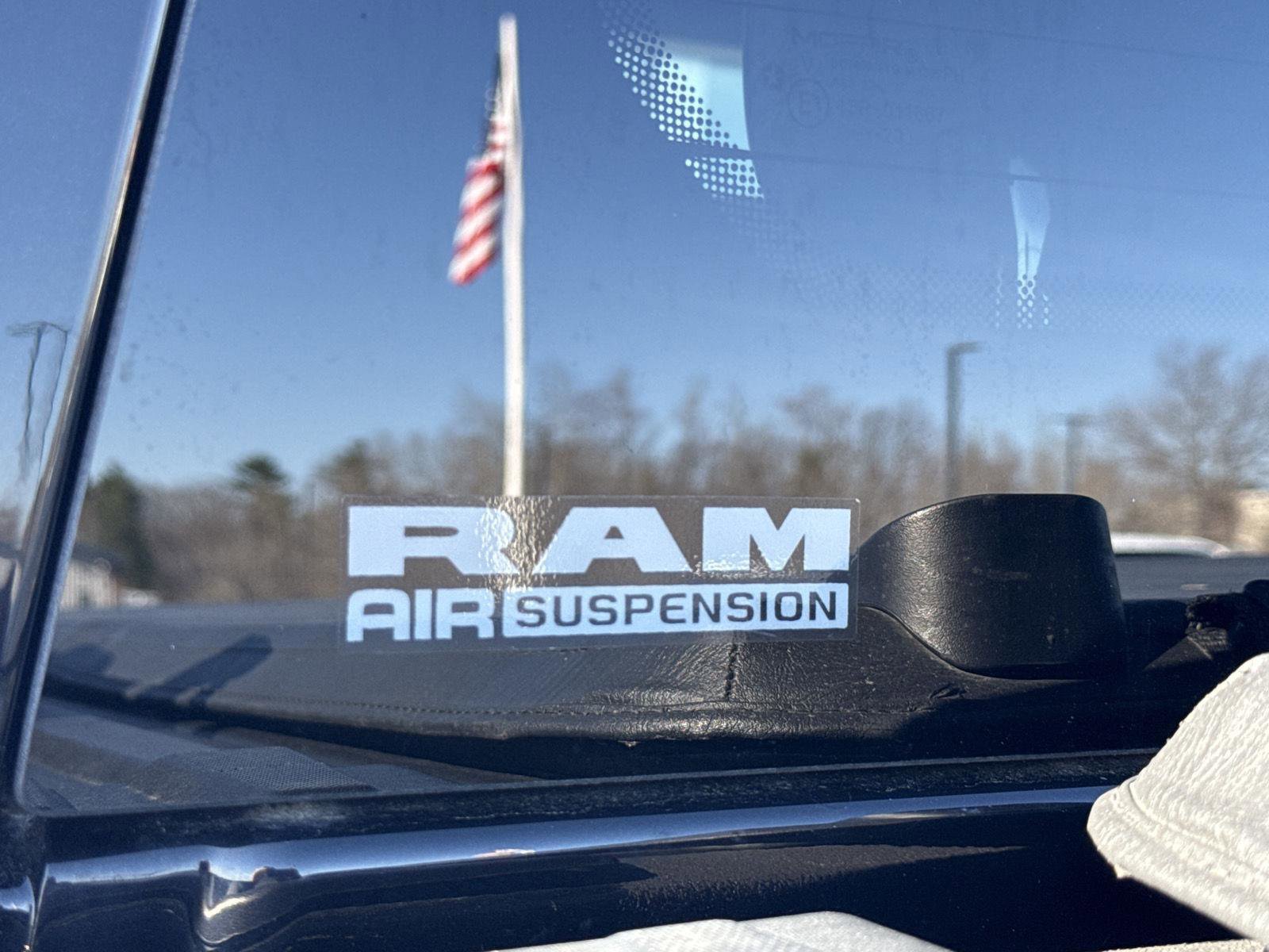 Used 2020 RAM 1500 Limited w/ Black Appearance Package AWD/4WD image 5