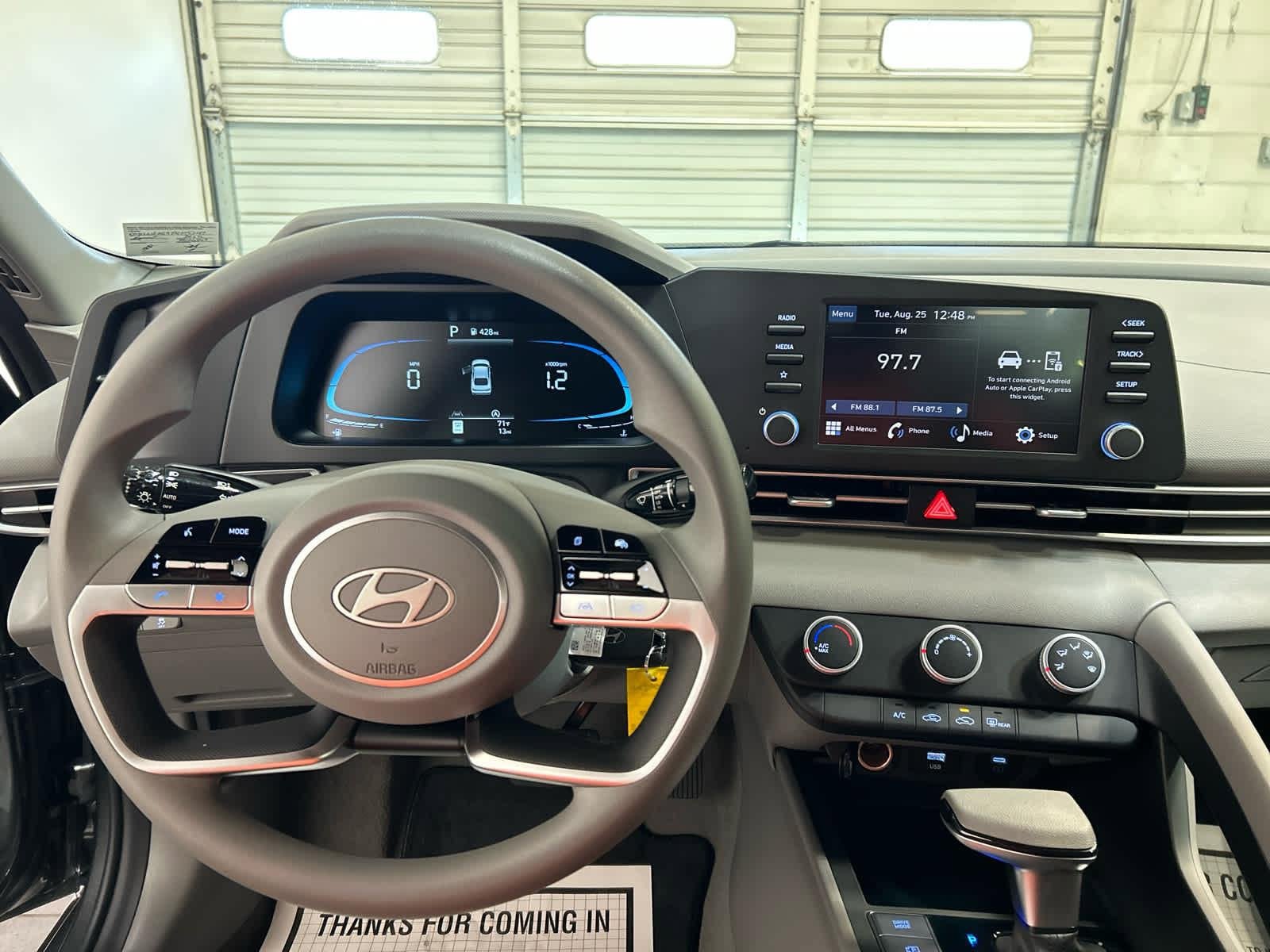 New 2026 Hyundai Elantra SE FWD image 8