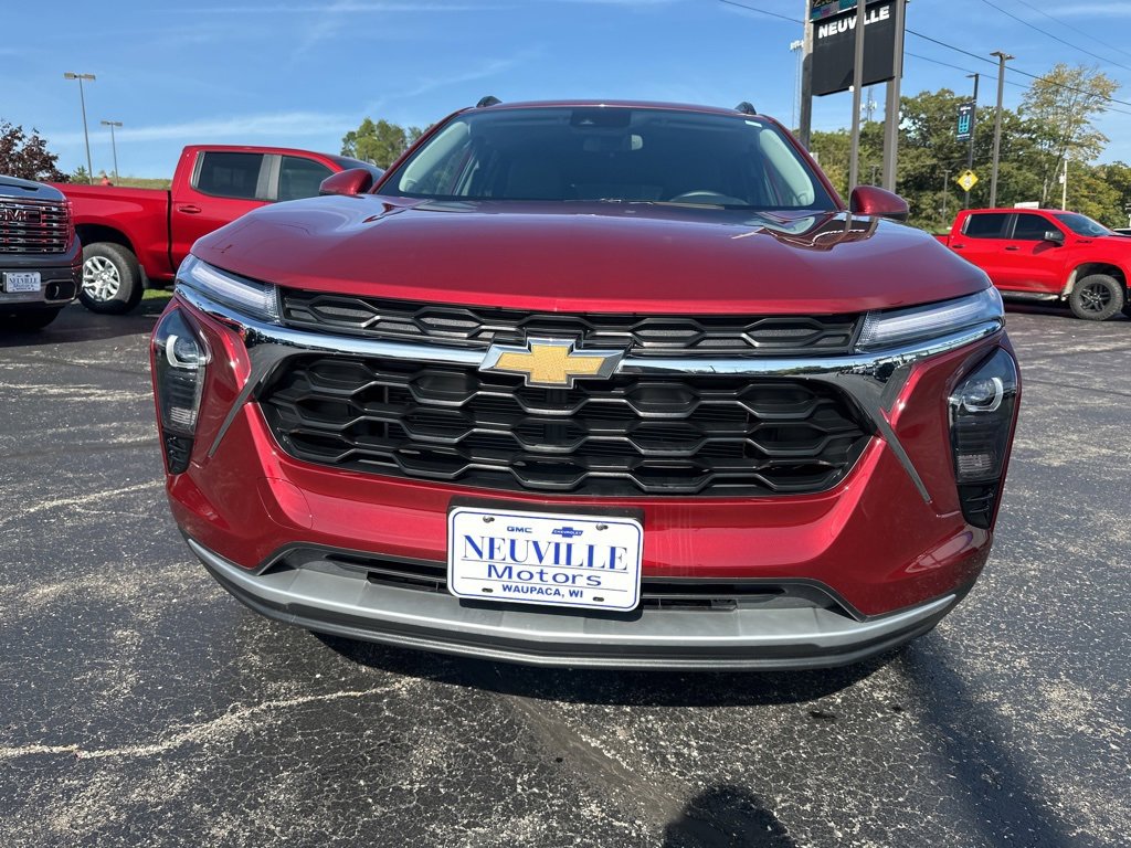 Used 2025 Chevrolet Trax LT w/ Driver Confidence Package image 8