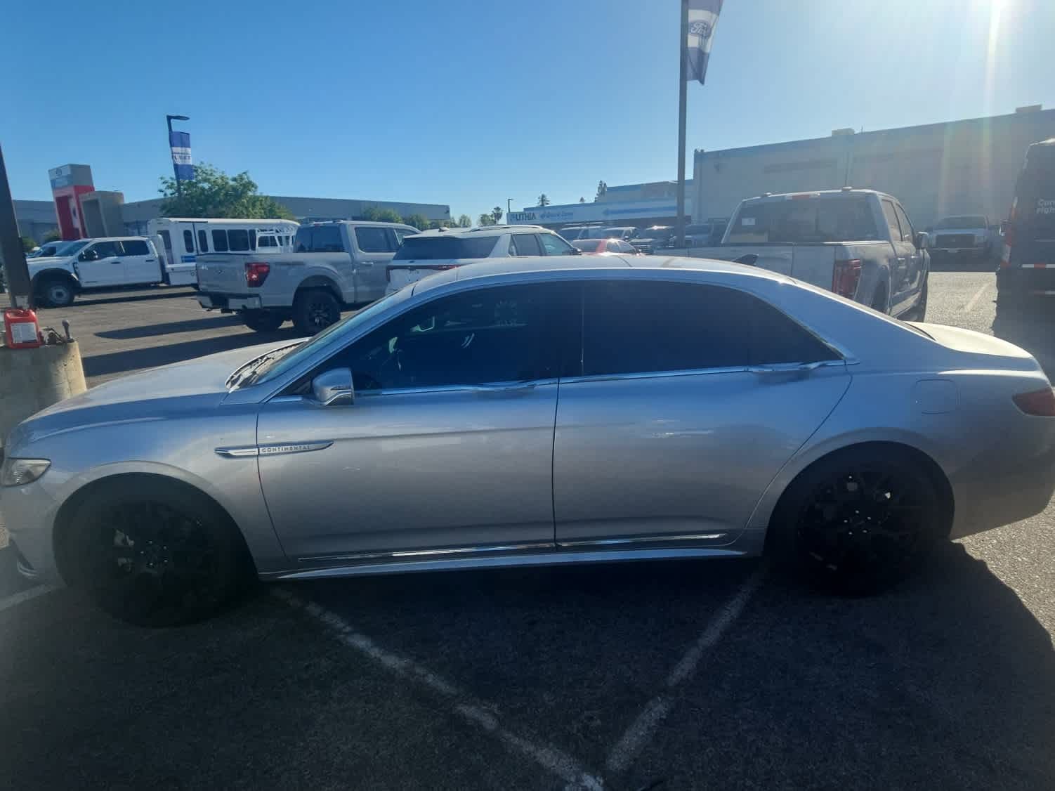 Used 2018 Lincoln Continental Select FWD image 5