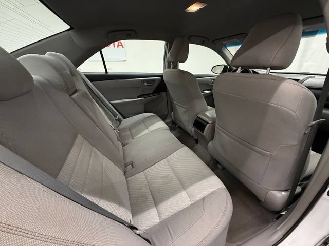 Used 2015 Toyota Camry LE FWD image 7
