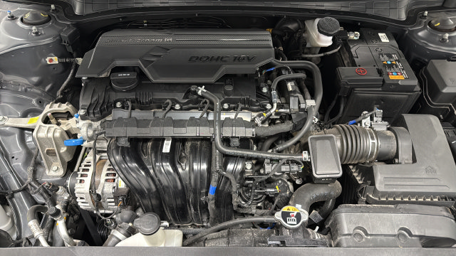 Used 2025 Hyundai Elantra Sport w/ Cargo Package FWD image 27