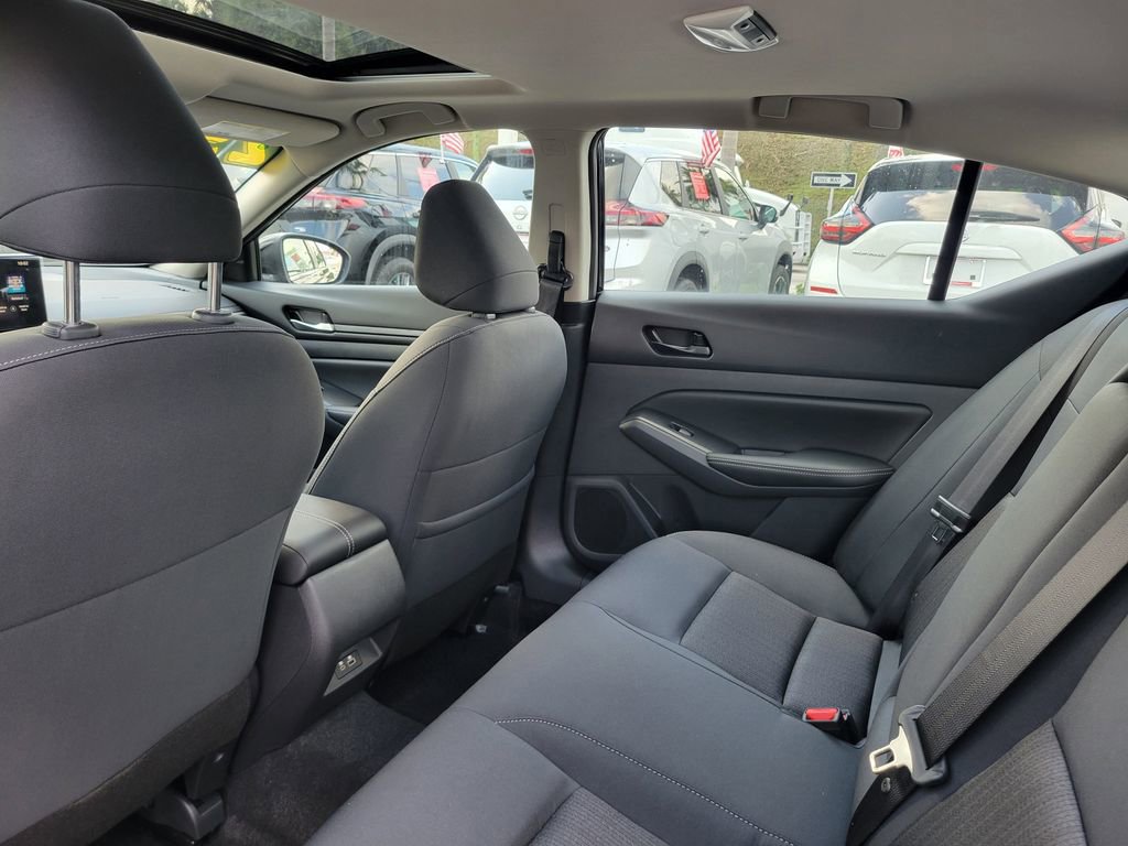 Used 2025 Nissan Altima 2.5 SV w/ SV Premium Package FWD image 8