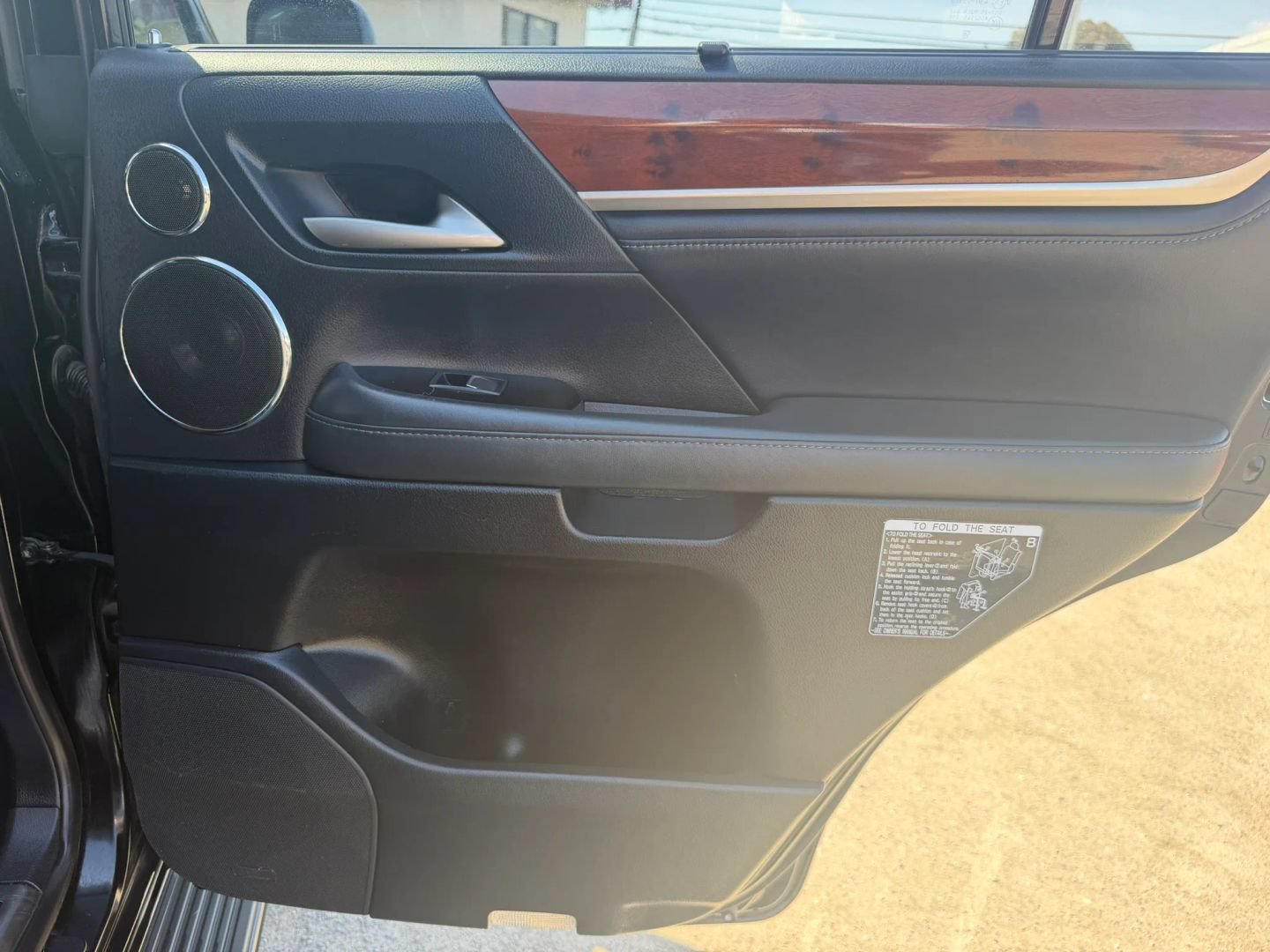 Used 2017 Lexus LX 570 4WD w/ Luxury Package image 19