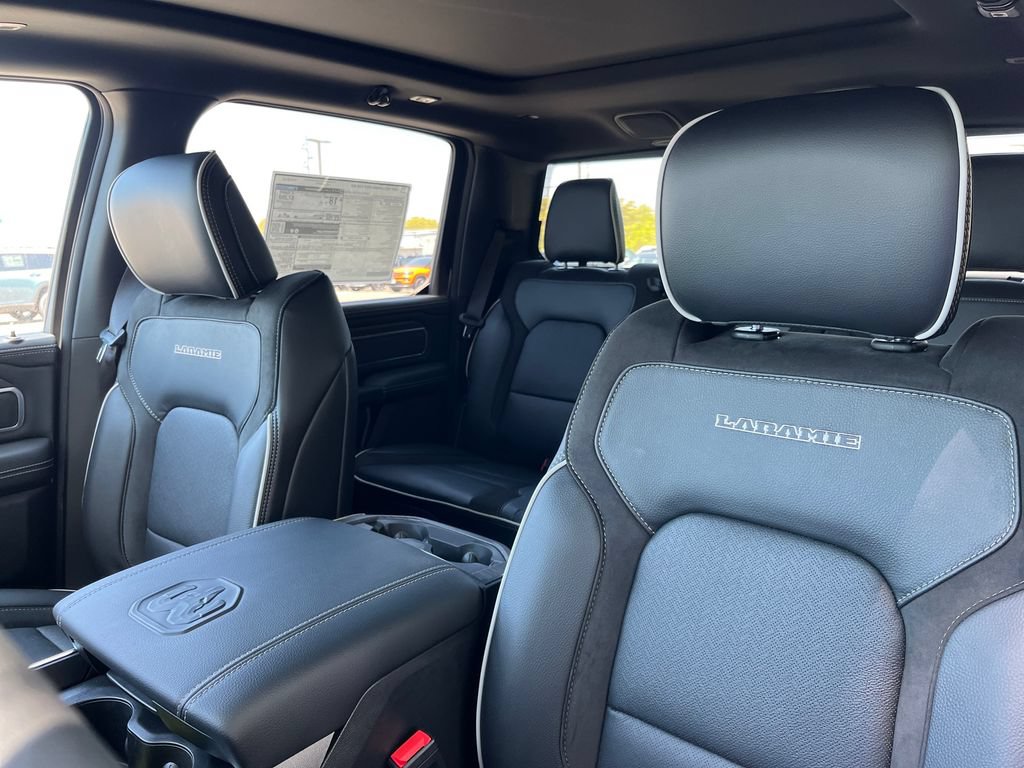New 2026 RAM 1500 Laramie AWD/4WD image 18