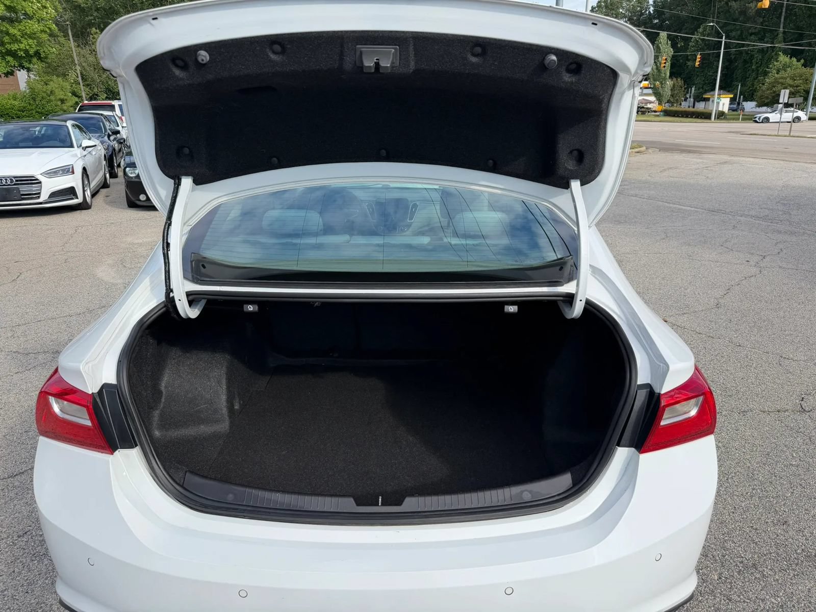 Used 2019 Chevrolet Malibu LS w/ Driver Confidence Package II FWD image 23
