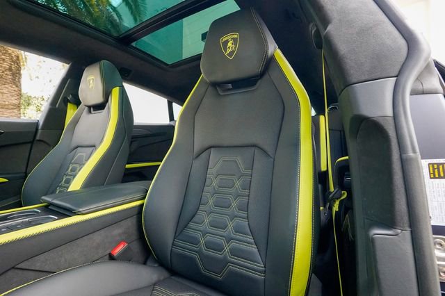 Used 2025 Lamborghini Urus SE image 50
