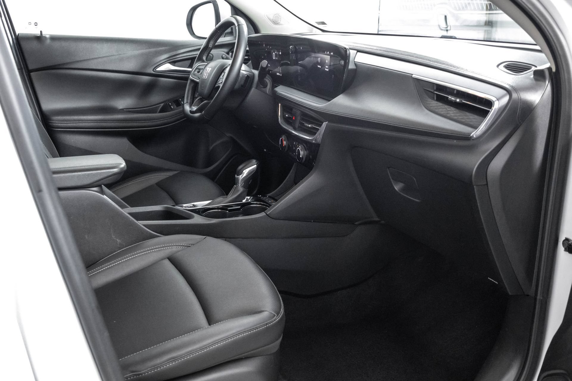 Used 2024 Buick Encore GX Sport Touring AWD/4WD image 40