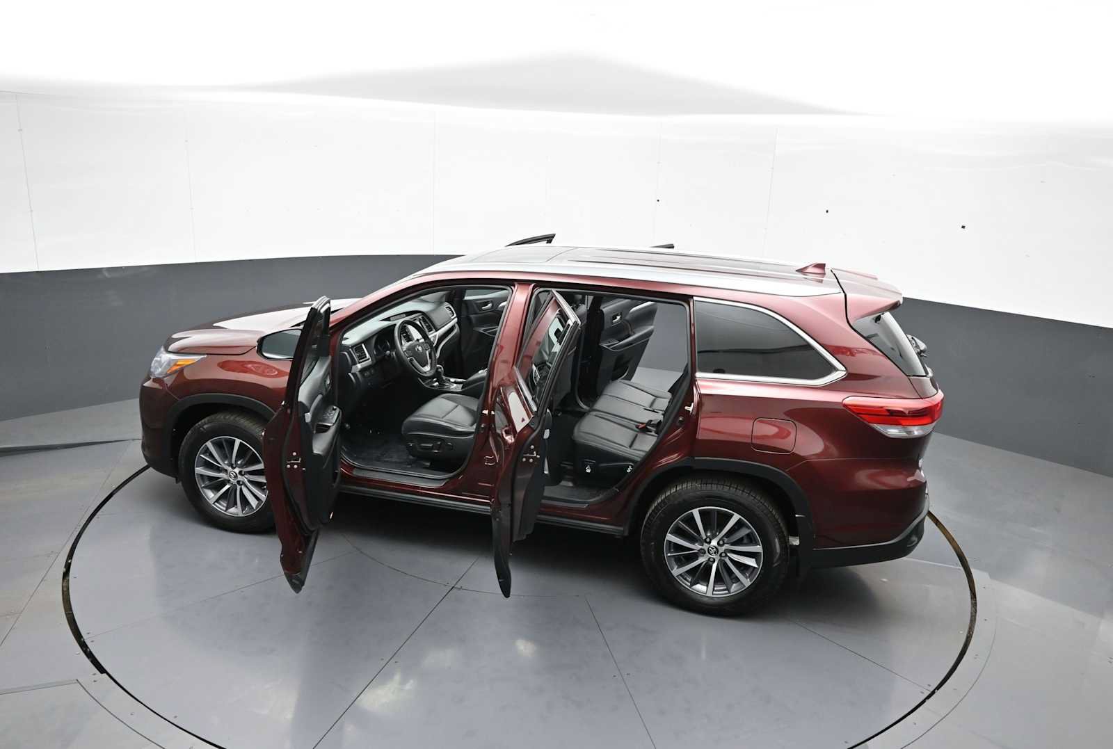 Used 2019 Toyota Highlander XLE w/ Protection Package #3 AWD/4WD image 45