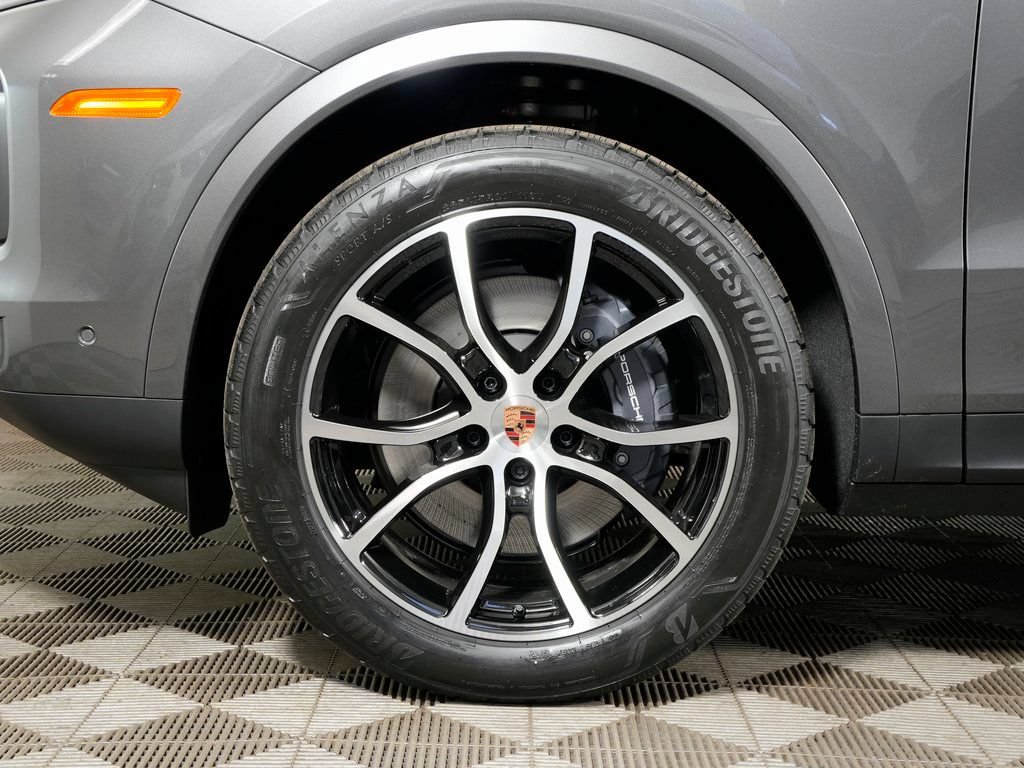 Certified 2026 Porsche Cayenne AWD/4WD image 41