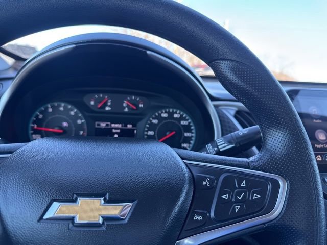 Used 2025 Chevrolet Malibu LT FWD image 12