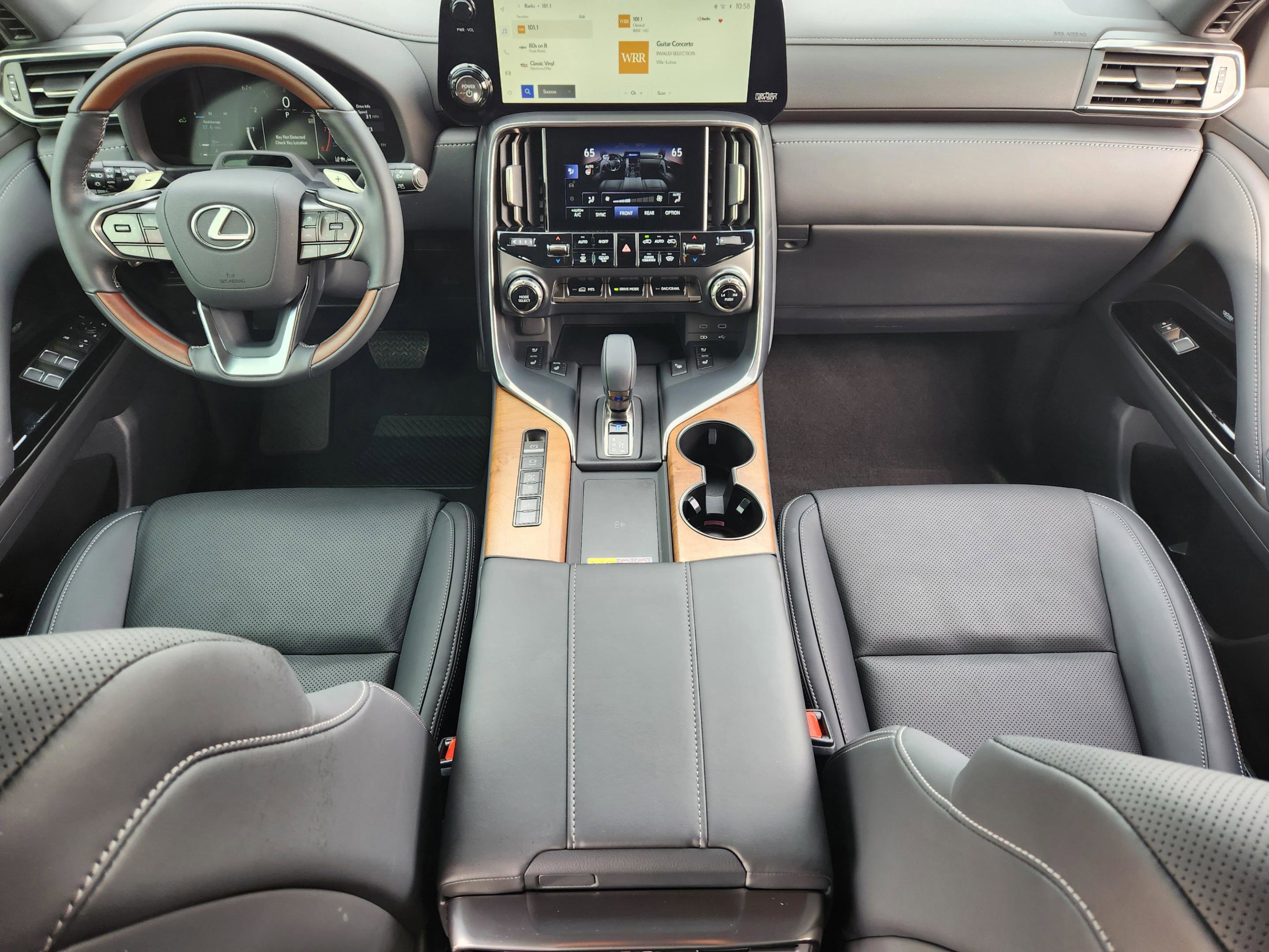 Certified 2025 Lexus LX 700h Luxury image 24