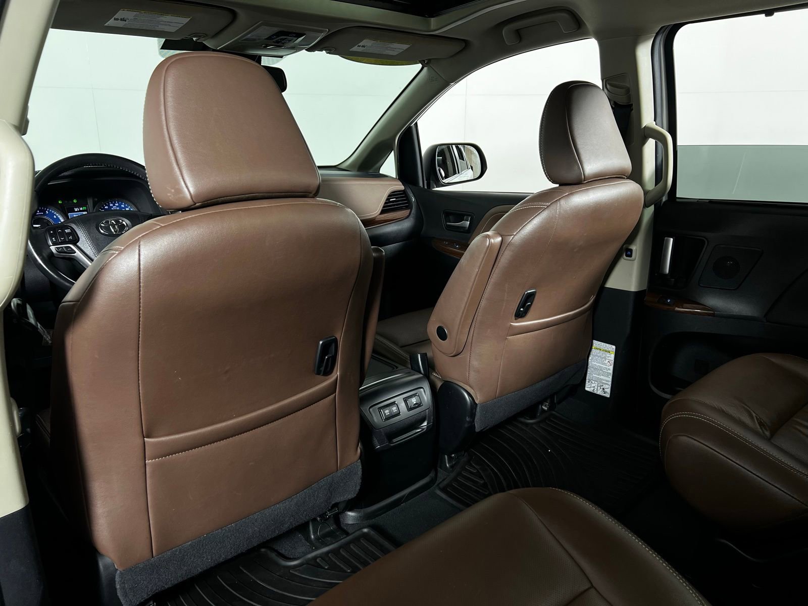 Certified 2020 Toyota Sienna Limited Premium image 24
