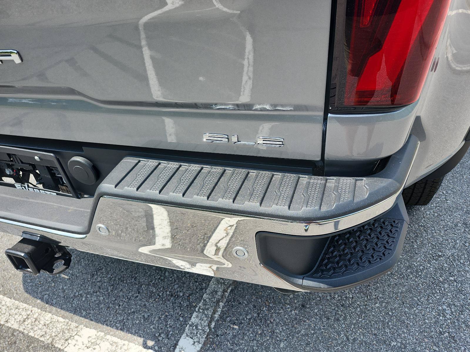 New 2026 GMC Sierra 3500 SLE AWD/4WD image 4
