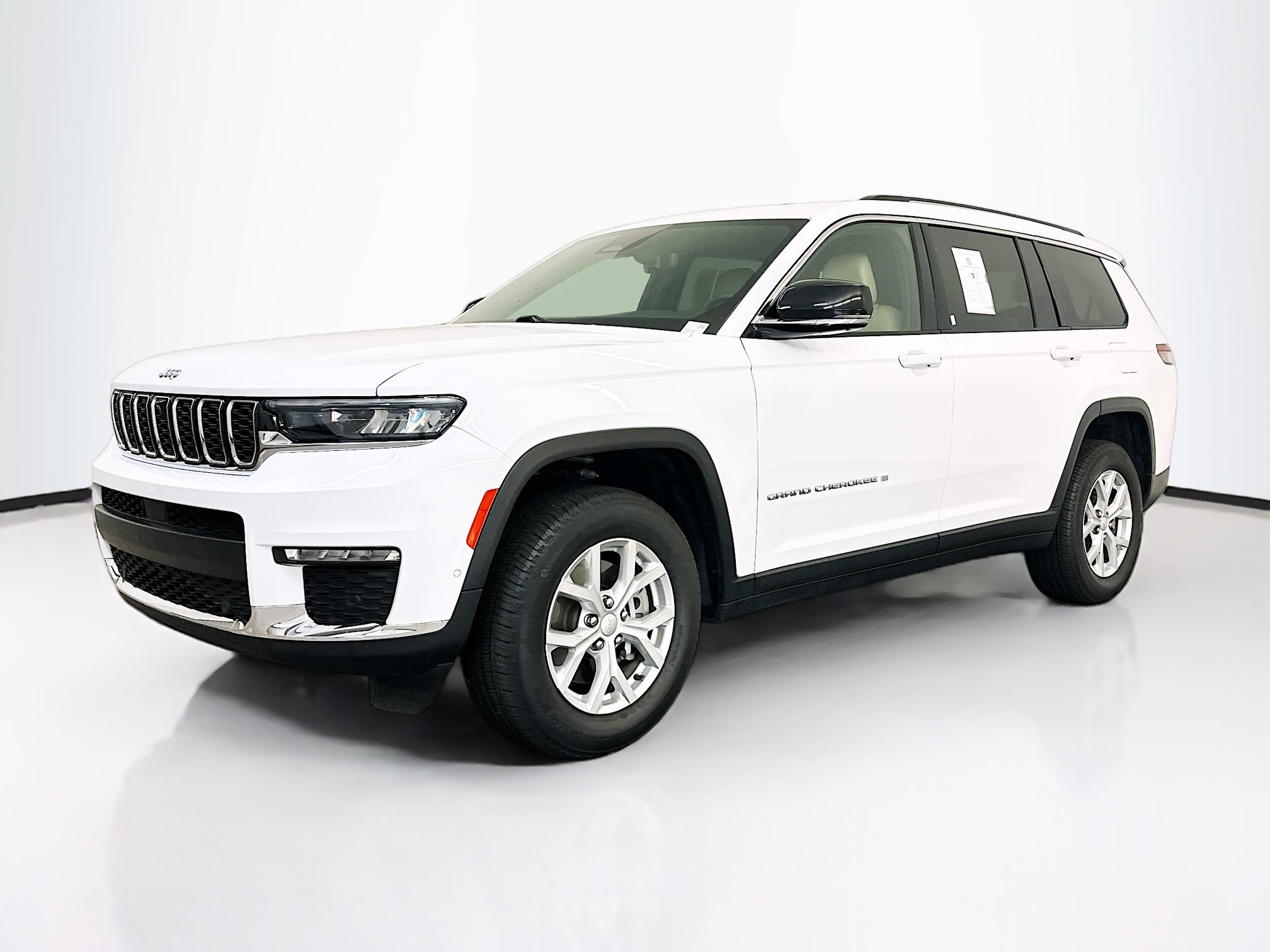 Used 2023 Jeep Grand Cherokee L Limited w/ Luxury Tech Group II AWD/4WD image 3