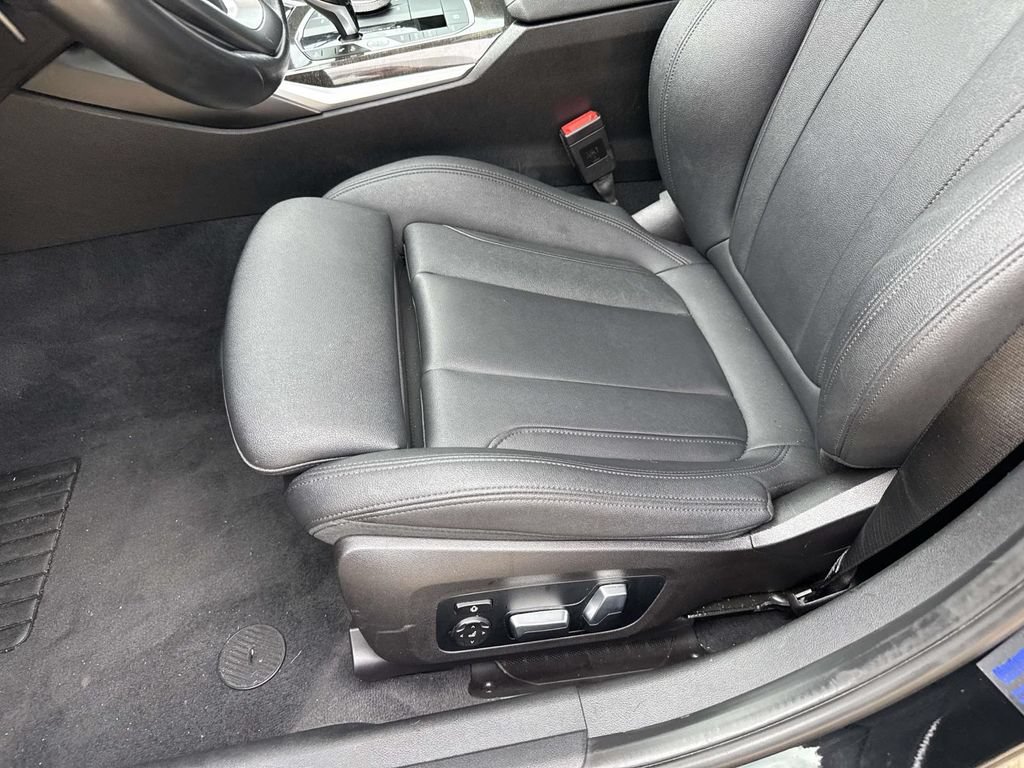 Used 2020 BMW 330i Sedan w/ Convenience Package RWD image 29