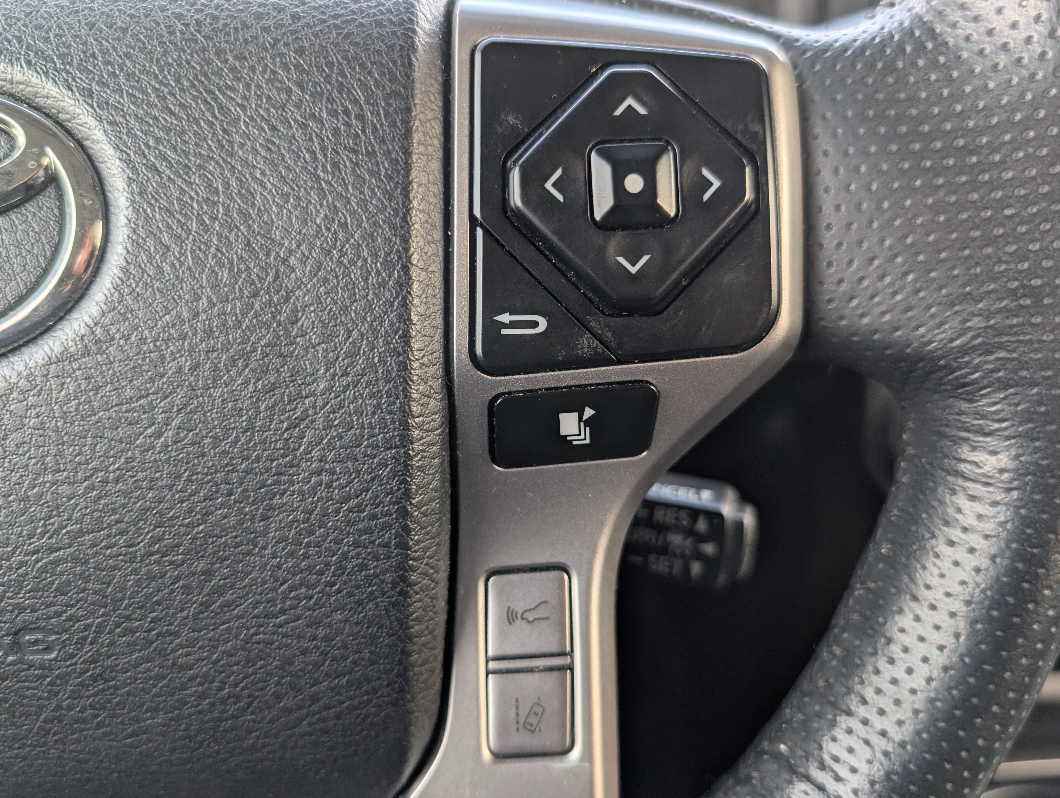 Used 2023 Toyota 4Runner SR5 Premium image 24