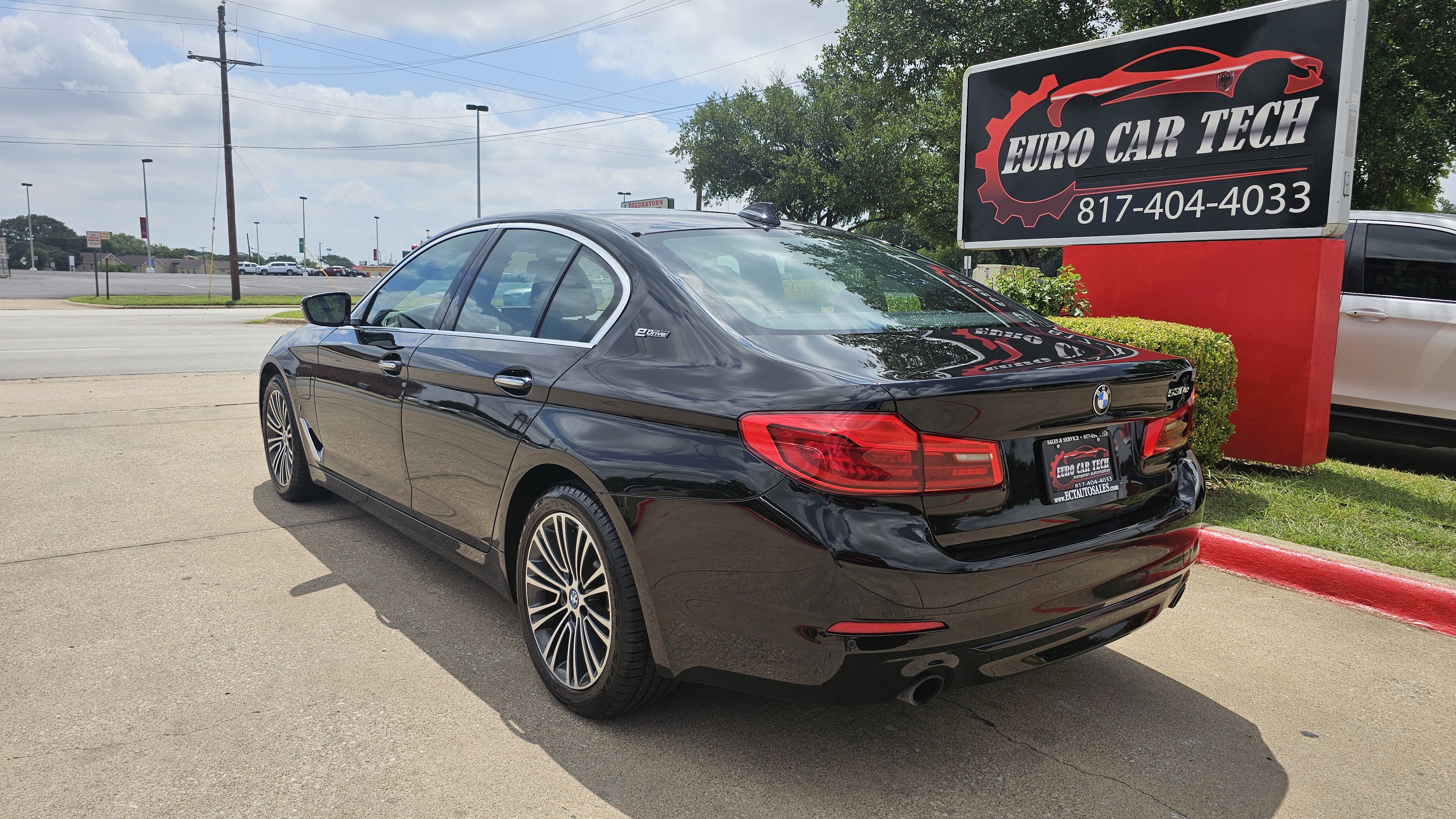 Used 2018 BMW 530e w/ Premium Package 2 image 3