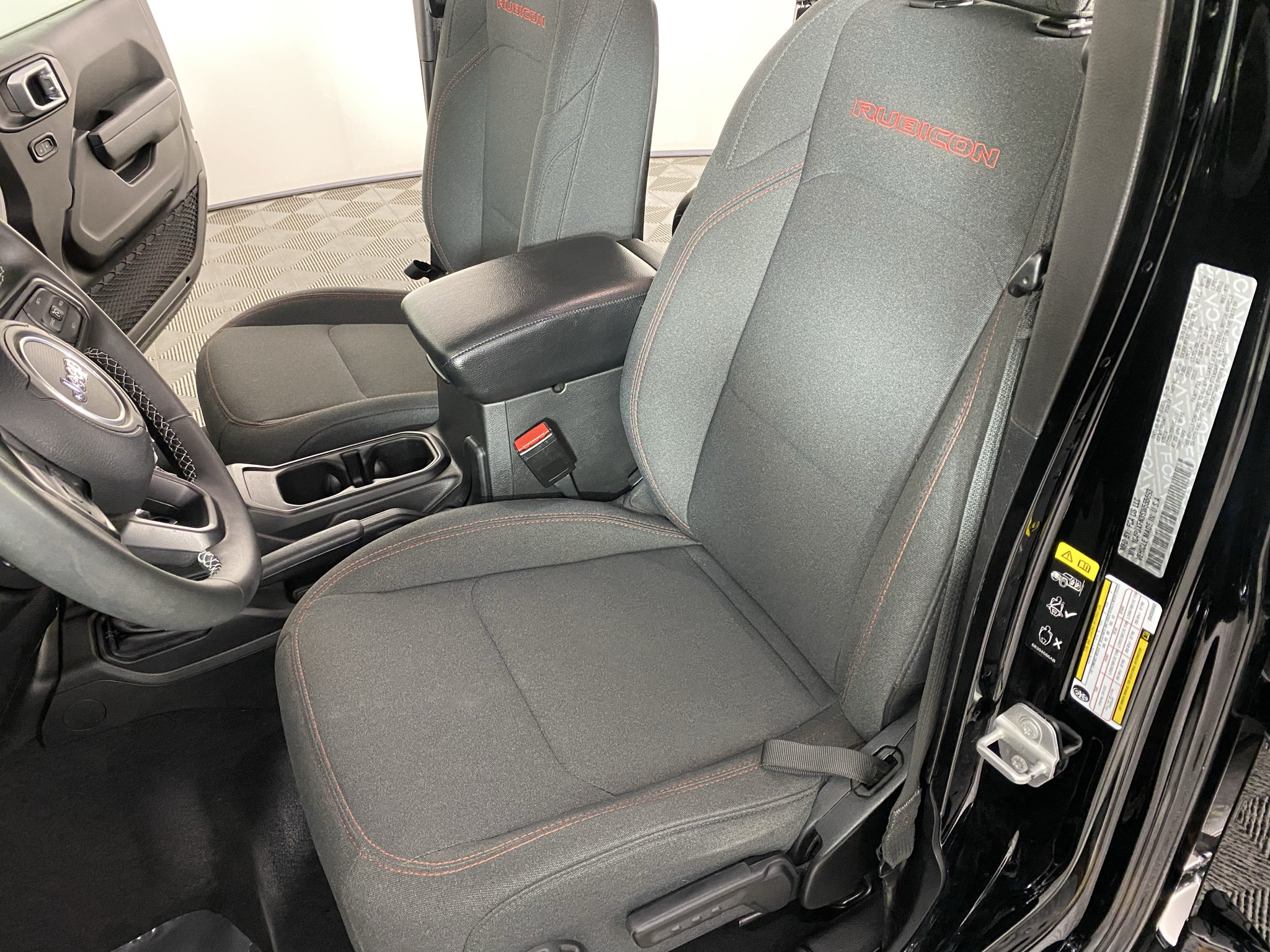 Used 2025 Jeep Wrangler Unlimited Rubicon AWD/4WD image 23