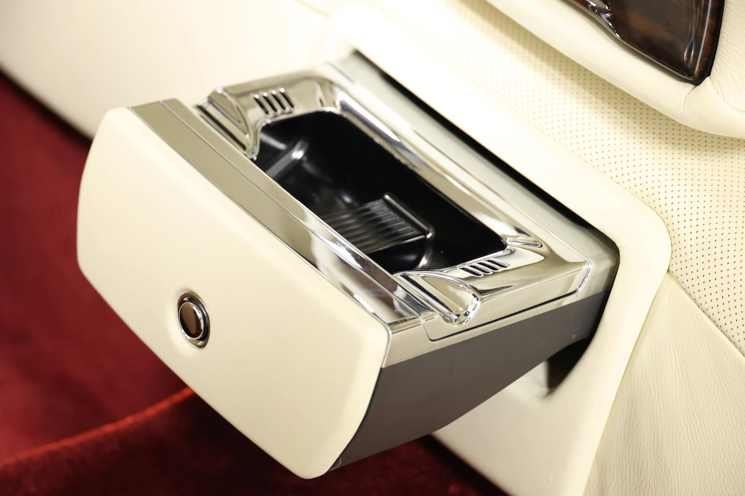 Used 2013 Rolls-Royce Ghost RWD image 67