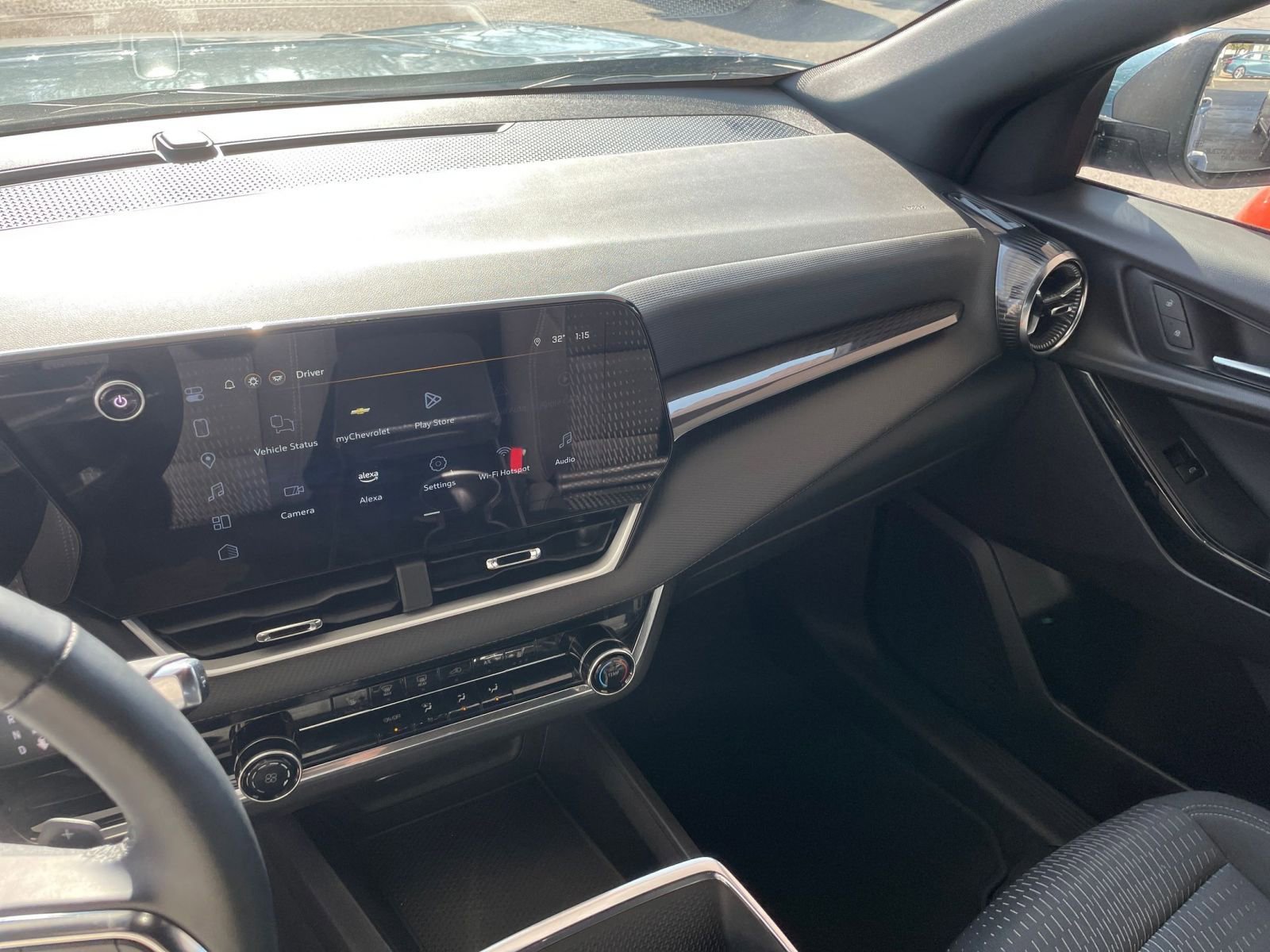 Used 2025 Chevrolet Equinox LT image 18