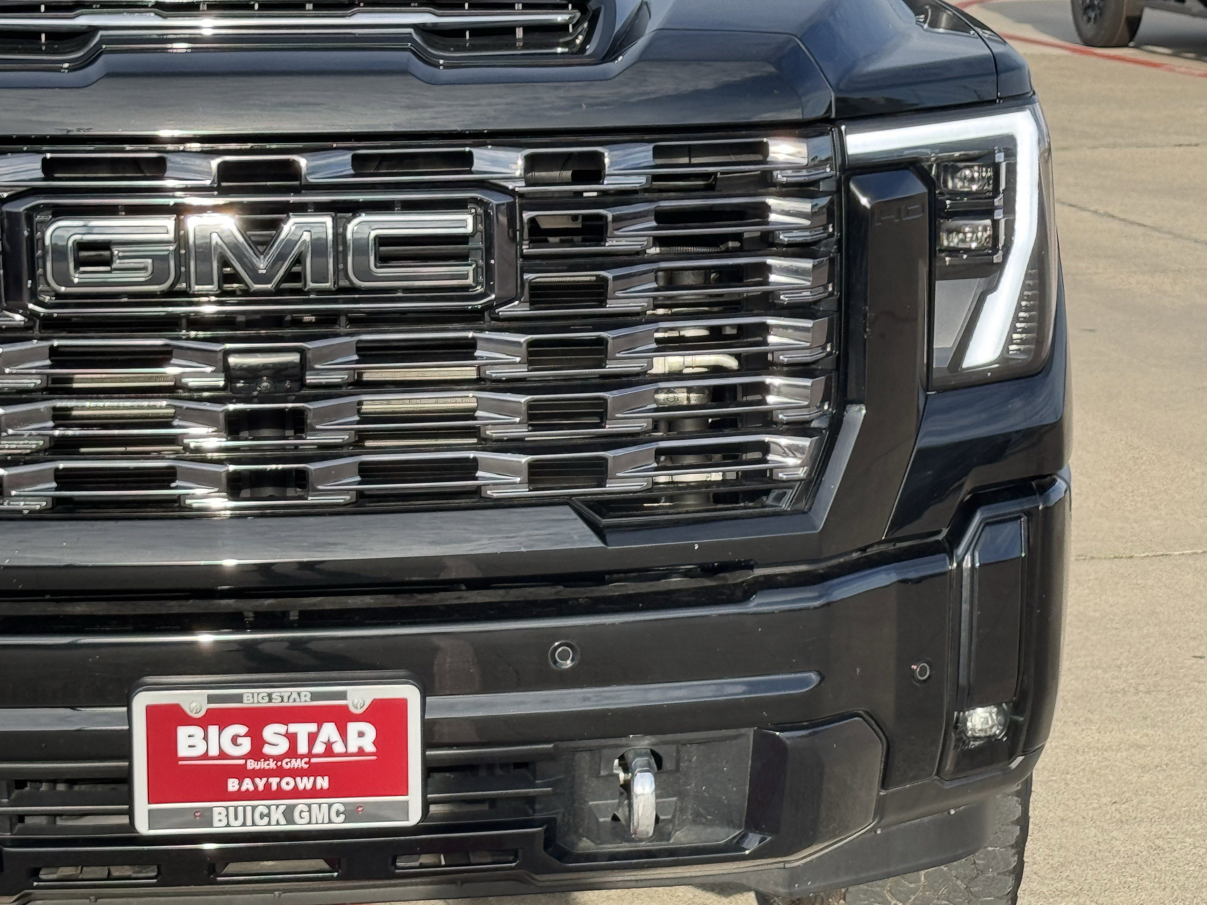 Used 2025 GMC Sierra 2500 Denali Ultimate image 5