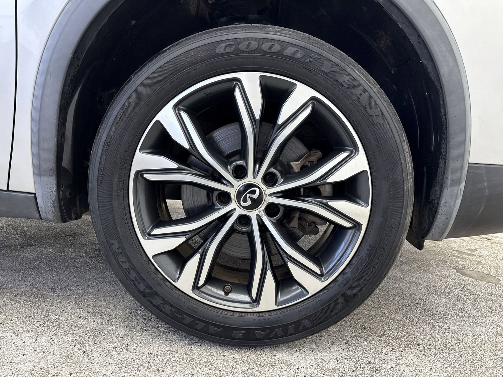 Used 2018 INFINITI QX30 Premium w/ Cargo Package image 42