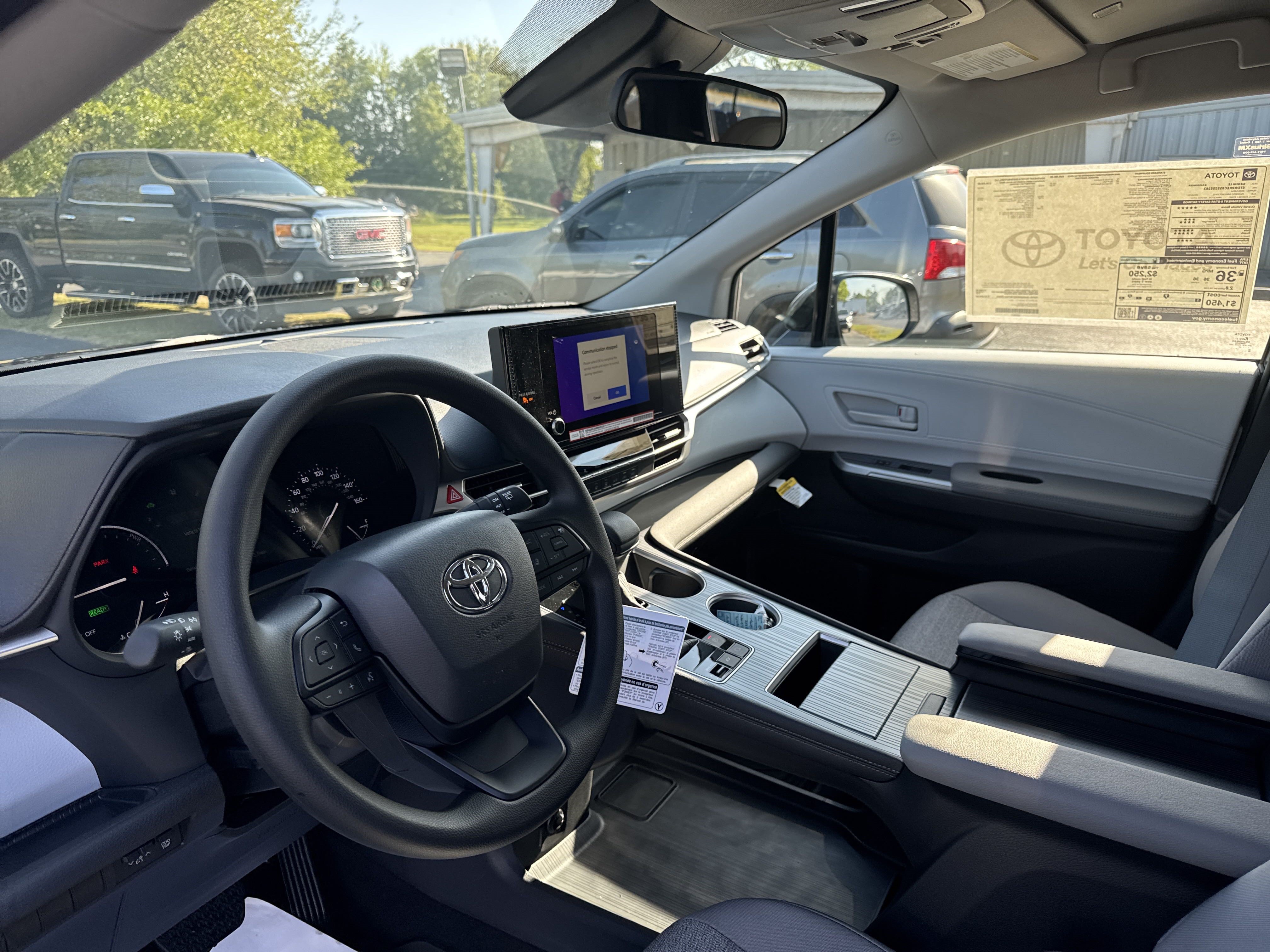 New 2025 Toyota Sienna LE FWD image 15