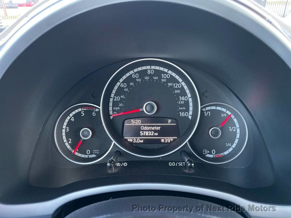 Used 2013 Volkswagen Beetle TDI image 26