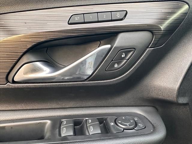 Certified 2024 GMC Terrain SLT image 23