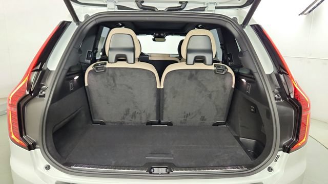 New 2026 Volvo XC90 T8 Plus w/ Protection Package Premier AWD/4WD image 41