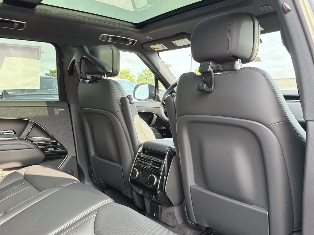 New 2026 Land Rover Range Rover Sport Dynamic SE AWD/4WD image 15