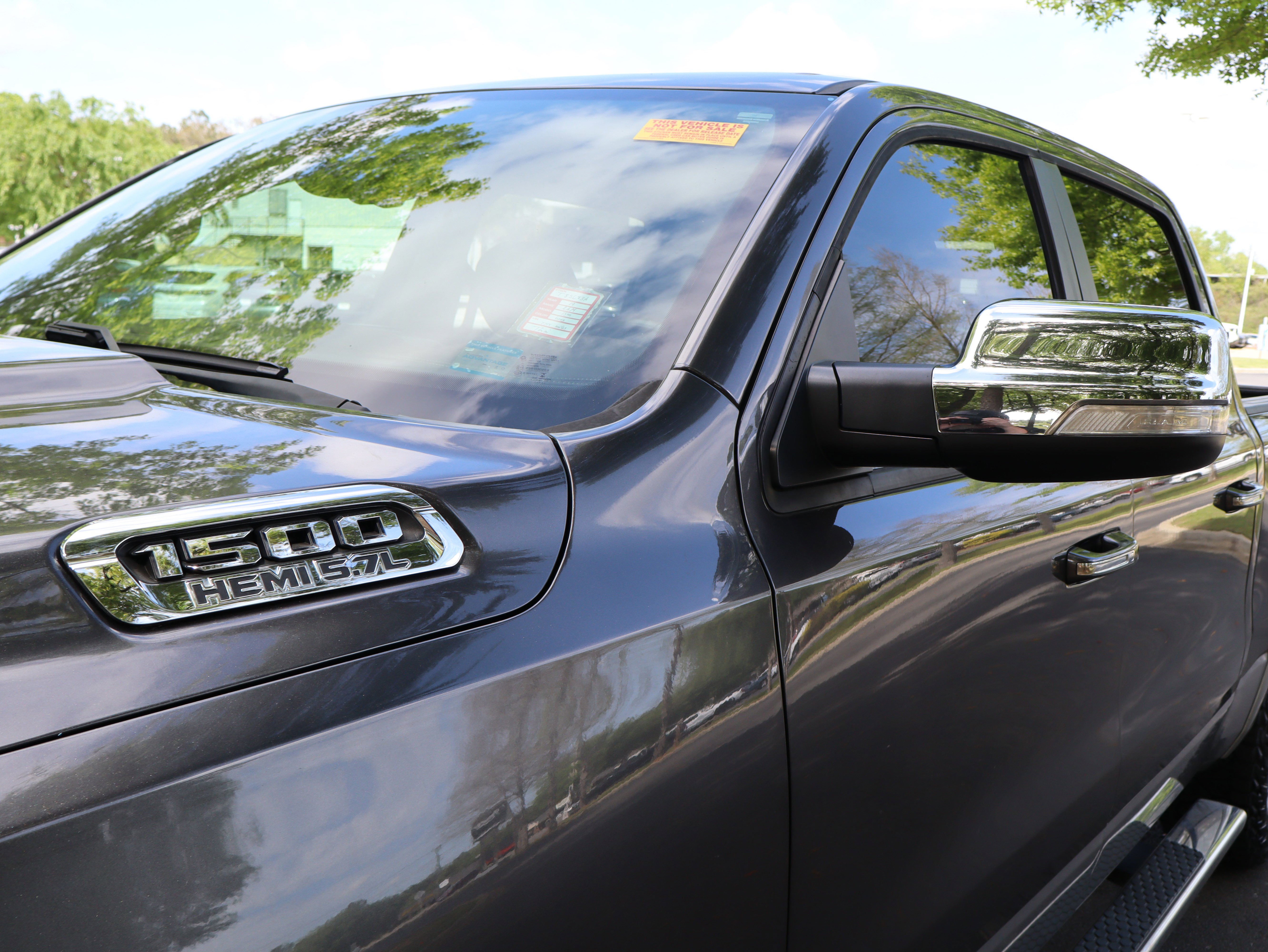 Used 2019 RAM 1500 Laramie image 16