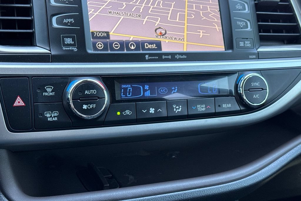 Used 2019 Toyota Highlander Limited AWD/4WD image 25