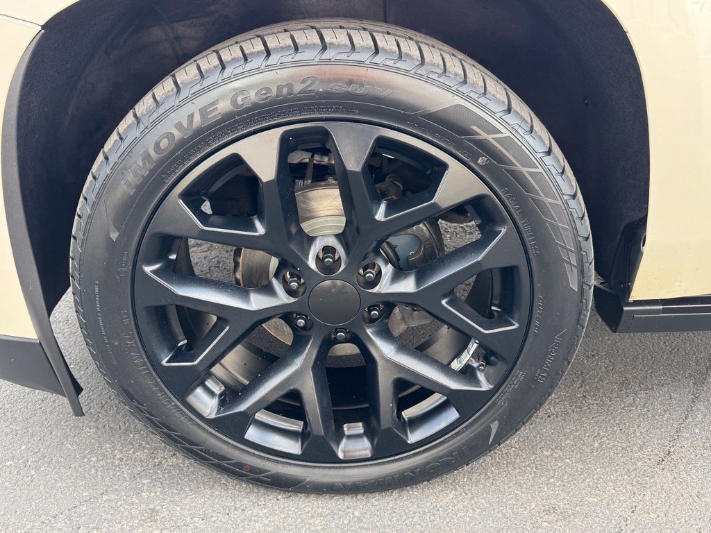 Used 2015 Cadillac Escalade ESV Premium AWD/4WD image 32