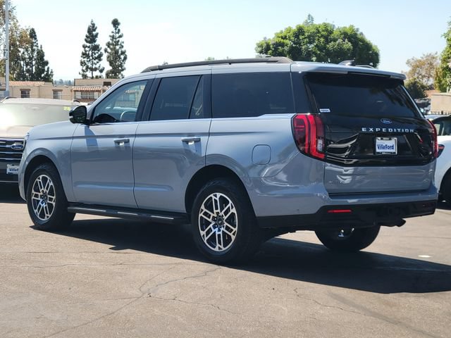 Certified 2025 Ford Expedition Active AWD/4WD video 2