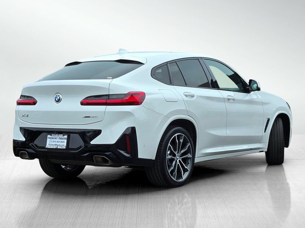 Used 2022 BMW X4 xDrive30i w/ M Sport Package 2 AWD/4WD image 4