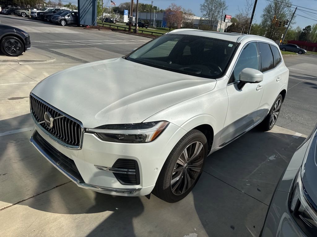 Used 2022 Volvo XC60 B5 Inscription w/ Advanced Package image 4
