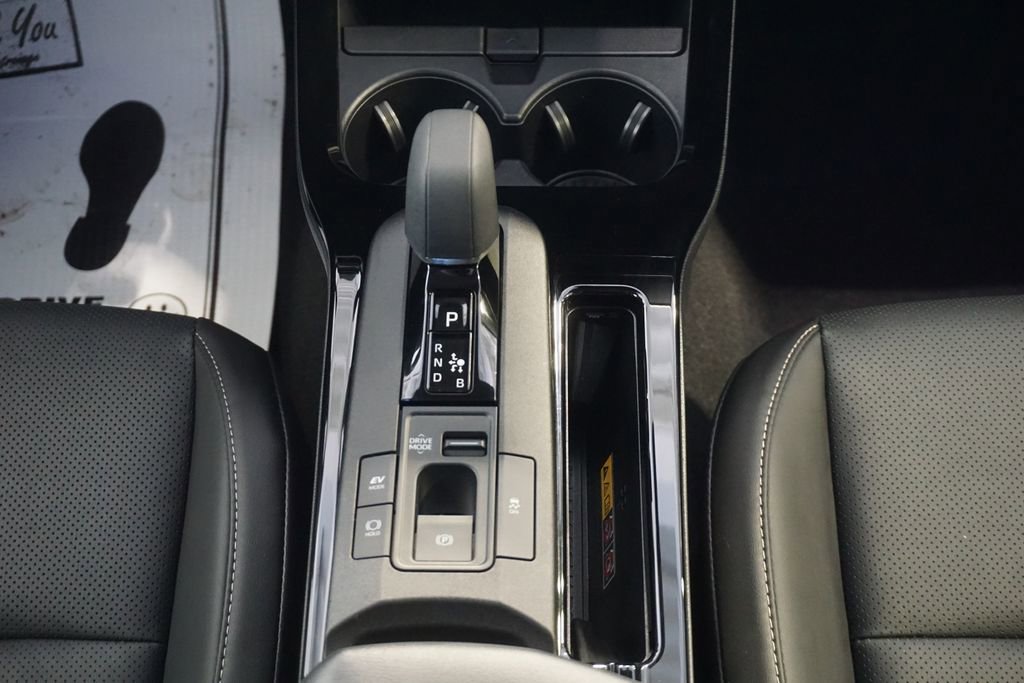 Used 2024 Toyota Prius XLE AWD/4WD image 31